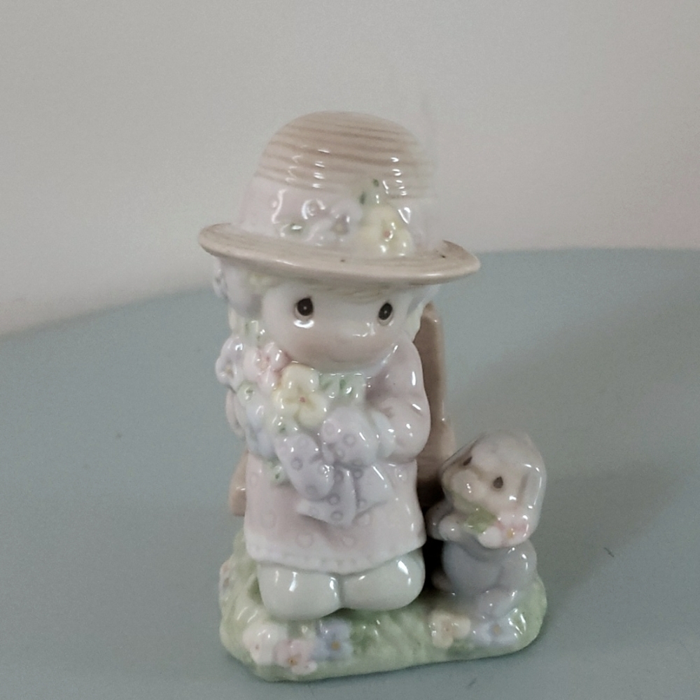 Precious Moments - Seasoned with a Smile - Enesco Salt and Pepper Shakers. - Picture 5 of 16